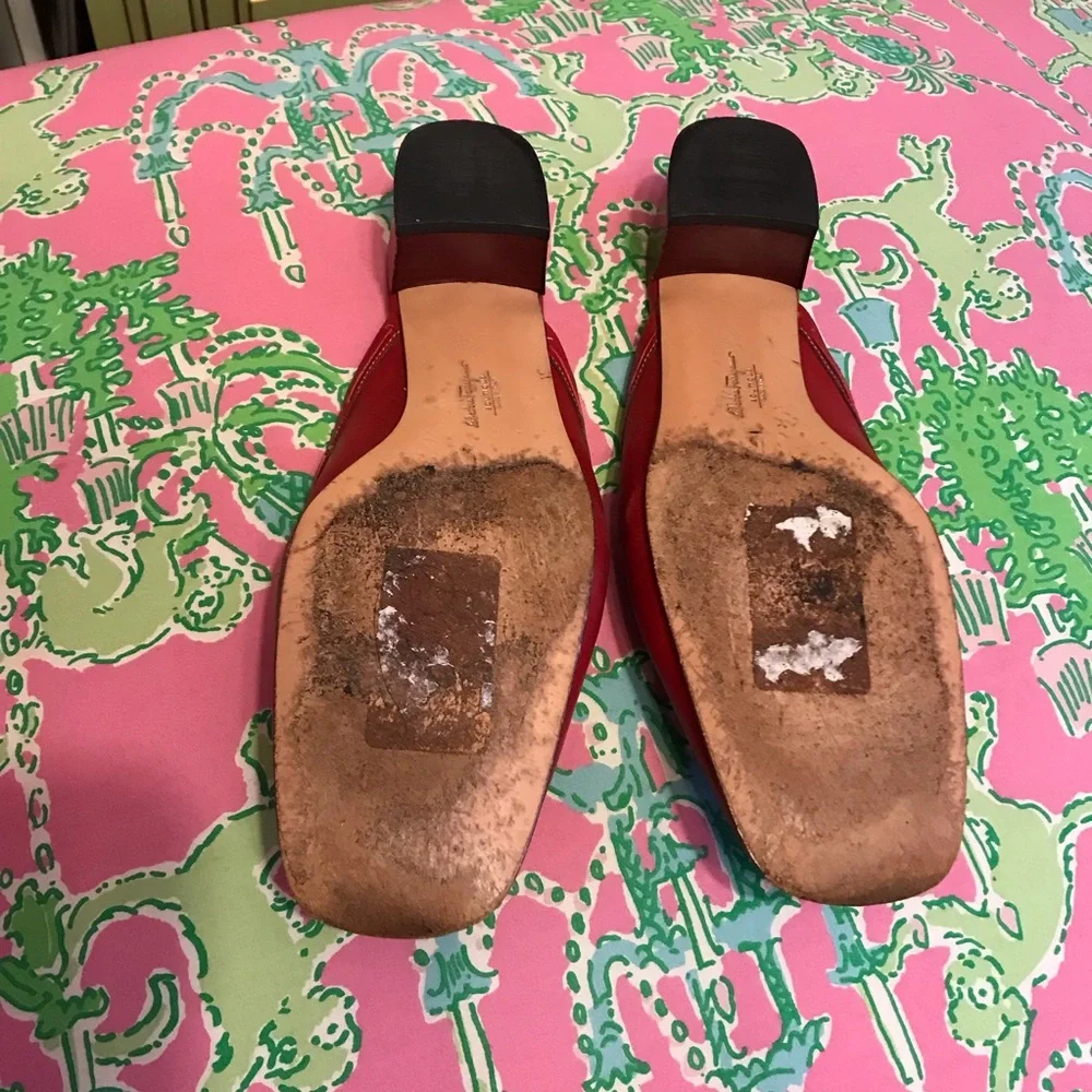 Salvatore Ferragamo red square toe Kitten Heel Mules size 9.5 - Picture 7 of 7